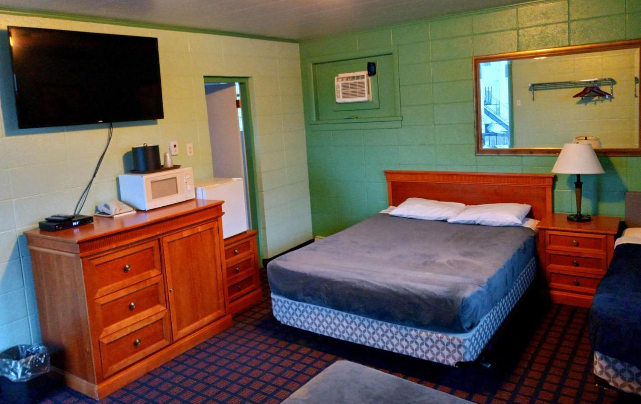 درايدن Chalet Inn Motel المظهر الخارجي الصورة